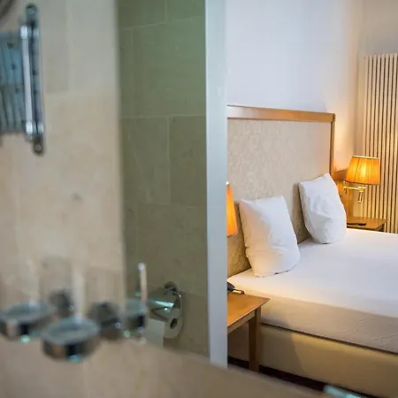 Hotel The Lord 2*